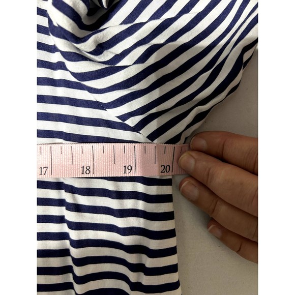 White and Navy Blue Botton Down Top - Picture 7 of 8